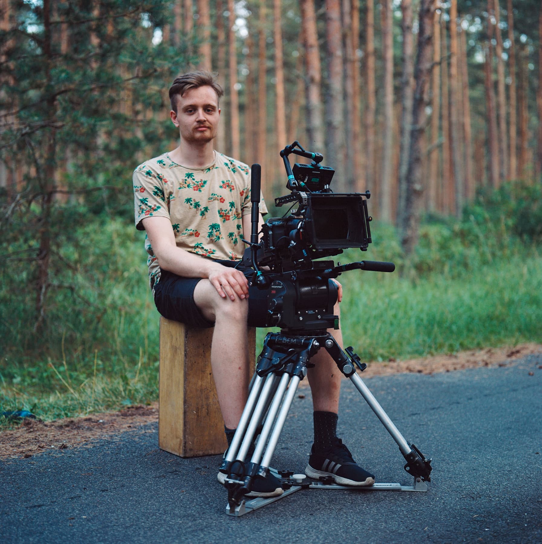Gert on a film set